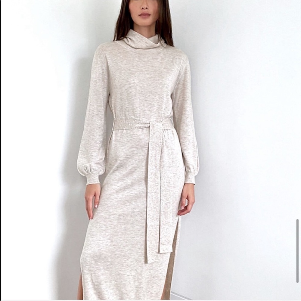 Aritzia x Babaton • ono sweater dress in oatmeal sz XS
